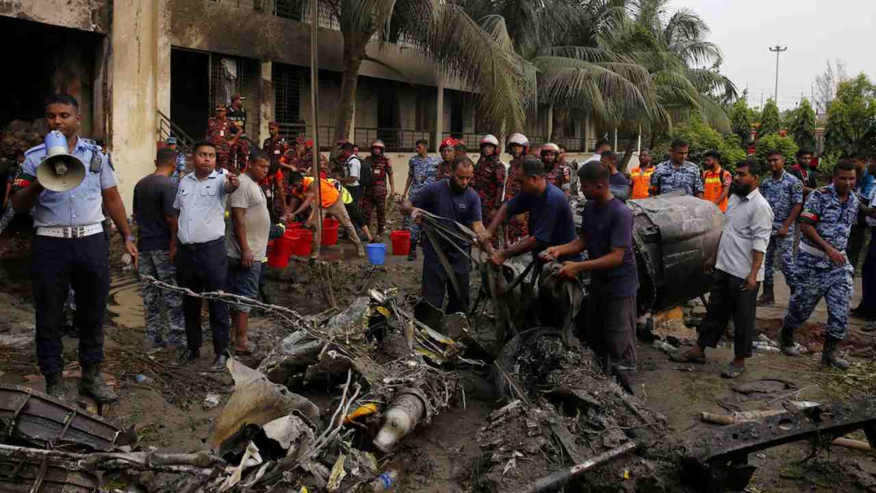 bangladesh plane crash